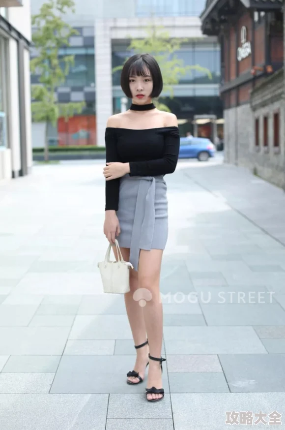 深爱婷婷网最新推出的夏季时尚潮流，尽显个性与魅力，快来了解更多精彩内容